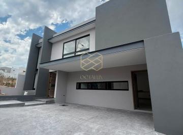 Casa · 241m² · 3 Recámaras · 2 Estacionamientos · Casa en Fraccionamiento Zanda