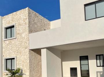 Casa · 3 Recámaras · 2 Estacionamientos · Casa de 3 Recamaras Amueblada en Fraccionamiento Privado