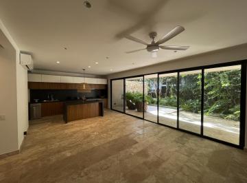 Casa · 314m² · 4 Recámaras · 2 Estacionamientos · Casa en Venta en Playa del Carmen