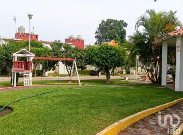 Casa · 94m² · 2 Recámaras · 1 Estacionamiento · Casa con Amenidades en El Centro de Yautepec, Morelos