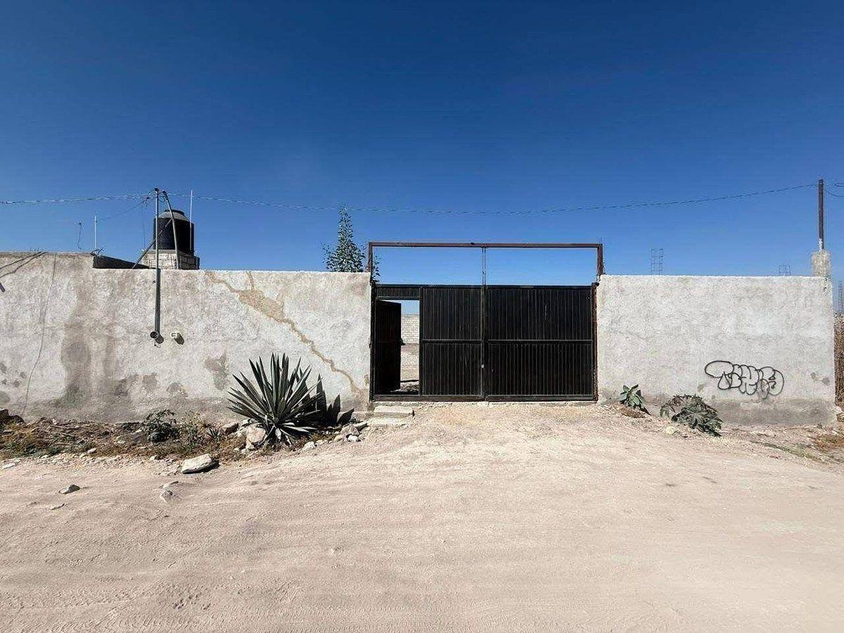 Terreno en Renta Bardeado con Porton de Acceso de 5 m, Oficina con Baño