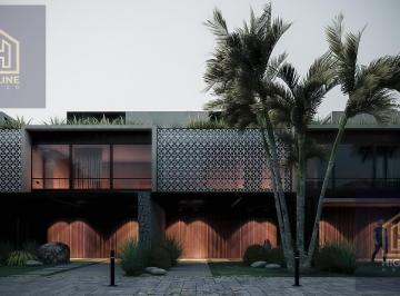 Casa · 108m² · 3 Recámaras · 1 Estacionamiento · Casa en Venta en Playa del Carmen con Fachada Personalizada