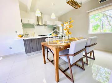 Departamento · 70m² · 3 Recámaras · 1 Estacionamiento · Departamento en Venta de 3 Habitaciones en Playa del Carmen con Alberca