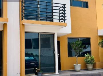 Casa · 159m² · 3 Recámaras · 2 Estacionamientos · Casa en Venta en Cancun Centro 3 Hab Financiamiento Directo