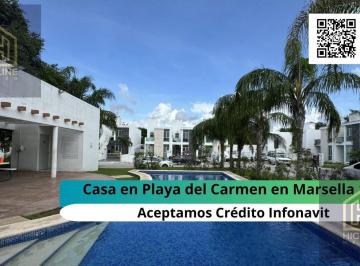 Casa · 80m² · 2 Recámaras · 2 Estacionamientos · Casa en Venta en Playa del Carmen de 2 Habitaciones en Privada con Alberca