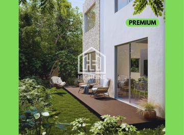 Villa · 290m² · 3 Recámaras · 2 Estacionamientos · Villa de 3 Recámaras con Terraza. Playa del Carmen. Casa Club, Padel, Gym, Alberca.