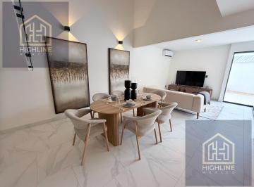 Casa · 159m² · 3 Recámaras · 2 Estacionamientos · Inversión a Minutos del Mar. Casa de 3 Recámaras, 3 Niveles, Terraza con Jacuzzi. Playa del Carmen