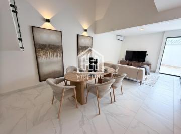Casa · 159m² · 3 Recámaras · 2 Estacionamientos · Inversión a Minutos del Mar. Casa de 3 Recámaras, 3 Niveles, Terraza con Jacuzzi. Playa del Carmen