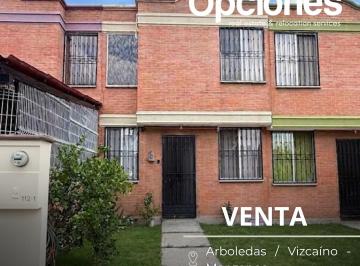 Casa Venta de 3 habitaciones · Casa en Venta en Arboledas Cd. Bajio, Cluster Vizcaíno, Calle Manzanos