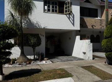 Casa de 4 habitaciones, Zapopan · Casa en Venta, Los Sauces, Zapopan Norte