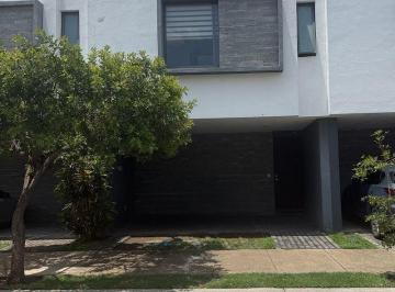 b1e916a26add6dc309669856cf3da47731114a0187fd4710d438e9d937a1b245 · Casa en Renta Puerta Laurel Norte