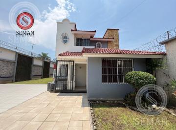 Casa · 188m² · 3 Recámaras · 3 Estacionamientos · Venta Casa en Esquina - Ixtaczoquitlan, Ver