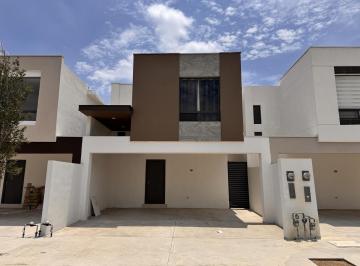 Casa · 140m² · 3 Recámaras · 2 Estacionamientos · Casa en Renta, Fracc Puerta Jardin, Apodaca, Nl