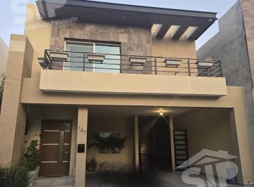 Casa · 350m² · 3 Recámaras · 2 Estacionamientos · Casa en Renta Tierra Santa Saltillo