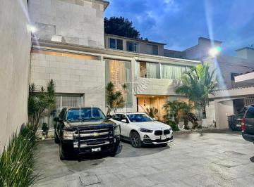 Casa · 800m² · 5 Recámaras · 12 Estacionamientos · Casa en Venta en La Florida