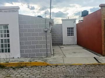 Casa en condominio · 80m² · 2 Recámaras · 2 Estacionamientos · Casa en Renta en Zinacantepec