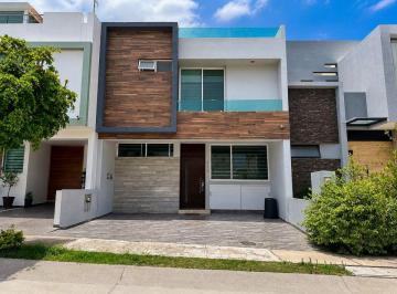 Casa en condominio de 4 habitaciones, Zapopan · Casa en Renta en La Cima Coto C