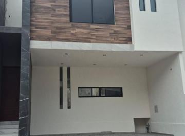 Casa · 306m² · 3 Recámaras · 2 Estacionamientos · Casa Circuito Orense