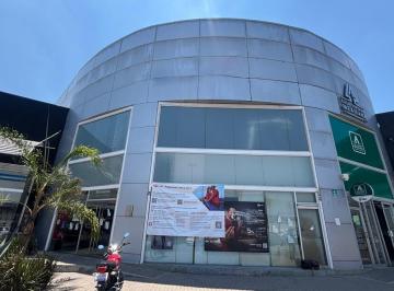 Local comercial · 1081m² · 130 Estacionamientos · Local en Renta Plaza Cayro, Blvd. Timoteo Lozano y Torres Landa, León, Gto.
