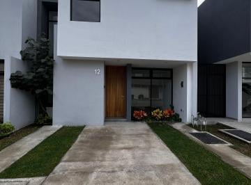 Casa de 3 habitaciones, Tlajomulco de Zúñiga · “residencia en Venta en Casa Fuerte | 3 Recámaras | Amenidades Premium y Segurid