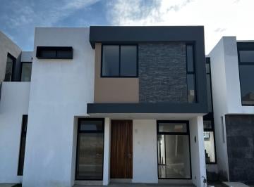 Casa de 4 habitaciones, Tlajomulco de Zúñiga · Amplia Residencia en Venta | 4 Recámaras | Casa Fuerte