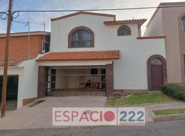 Casa de 3 habitaciones, Chihuahua · Se Vende Casa de 2 Plantas en Fracc. Riscos del Sol (Norte de La Ciudad) $3'100,000