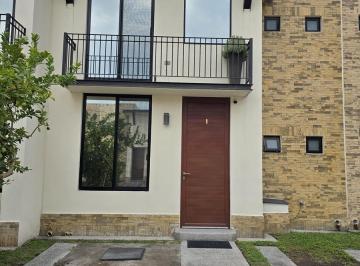 Casa · 102m² · 2 Recámaras · 2 Estacionamientos · Casa en Venta en Puerta de Piedra, Corregidora, Querétaro