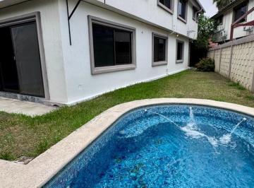 Casa · 460m² · 3 Recámaras · 3 Estacionamientos · Casa en Renta en Fuentes del Valle