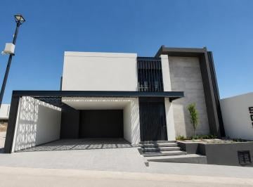 Casa · 385m² · 4 Recámaras · 2 Estacionamientos · Casa en Venta en Cañada del Refugio León Guanajuato