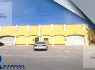 Bodega comercial · 320m² · 3 Estacionamientos · Bodega Industrial en La Fama