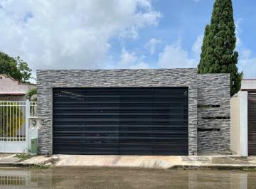 Casa de 2 habitaciones, Mérida · Casa en Venta en Las Americas Primera Etapa de Una Planta con Alberca