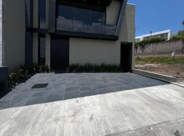 Casa en condominio de 4 habitaciones, Morelia · Casa en Venta en Morelia Fraccionamiento en Altozano