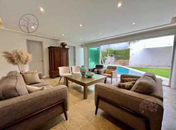 Casa · 400m² · 5 Recámaras · 4 Estacionamientos · Casa en Venta Barona, Cuernavaca, Morelos