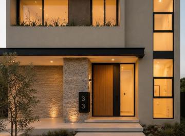 Casa · 284m² · 4 Recámaras · 2 Estacionamientos · Casa en Venta en El Molino Residencial León Guanajuato Zona Norte