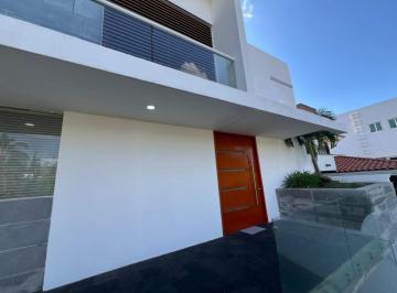 Casa de 3 habitaciones, Zapopan · Venta Casa Condominio Valle Real 360 m², 3 Recámaras con Baño, 6 Cajones Auto