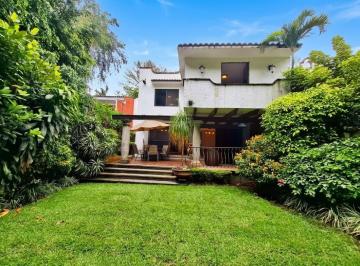 Casa · 450m² · 3 Recámaras · 2 Estacionamientos · Casa en Fraccionamiento Rancho Tetela