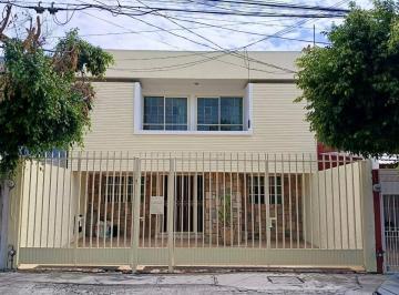 Casa de 4 habitaciones, Zapopan · Casa en Venta en Loma Bonita
