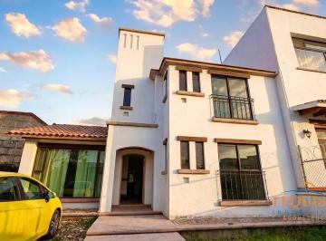 Casa de 3 habitaciones, Tequisquiapan · Casa de Dos Planta en Renta en Fraccionamiento Club de Golf Tequisquiapan