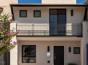 Casa de 3 habitaciones, Querétaro · Casa Venta El Refugio Torre de Piedra Jacarandas Cipres