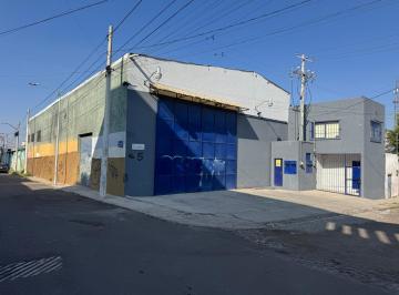 Bodega comercial · 754m² · 3 Estacionamientos · Bodega en Venta en Colonia Las Americas, Querétaro