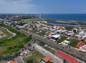 Local comercial · 35m² · 130 Estacionamientos · Plaza Comercial en Venta La Vista