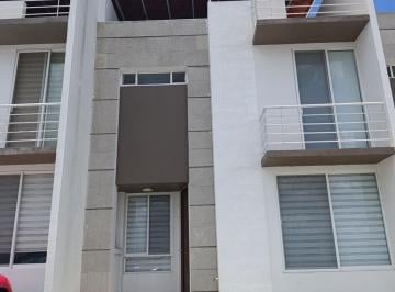 Casa · 220m² · 4 Recámaras · 2 Estacionamientos · Casa Amueblada, 4 Recámaras, Fracc. El Mirador