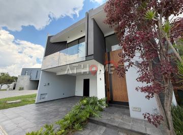 Casa · 251m² · 3 Recámaras · 2 Estacionamientos · Casa en Venta en Parque Foresta Lomas de Angelópolis con Doble Altura