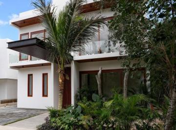 Casa en condominio de 4 habitaciones, Solidaridad · Venta Hermosa Casa, Residencial Selvamar.