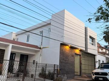 Casa · 285m² · 3 Recámaras · 2 Estacionamientos · Casa en Altavista