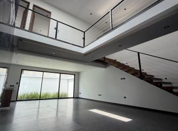 Casa de 3 habitaciones, San Andrés Cholula · Casa en Venta en Parque Foresta, Lomas de Angelópolis III | Doble Altura y Rooftop
