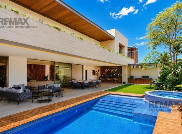 Casa · 813m² · 4 Recámaras · 3 Estacionamientos · Venta de Casa en El Fracc. Mascareño, Vista Hermosa, Cueravaca, Morelos…clave 6253