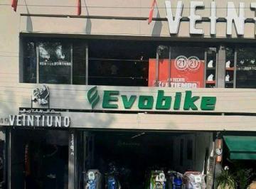 Local comercial · 104m² · Local en Renta en Americana