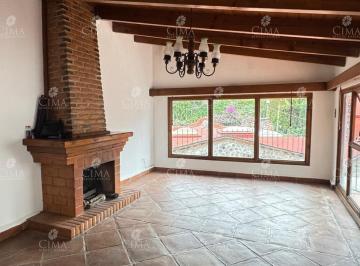 Casa · 124m² · 4 Recámaras · 1 Estacionamiento · Casa en Venta en Santa María Ahuacatitlán - V405