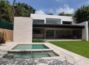Casa · 665m² · 4 Recámaras · 3 Estacionamientos · Casa en Club de Golf Tabachines